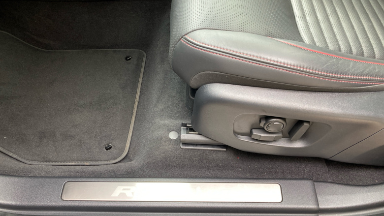 Land Rover Discovery Sport 1.5 P300e R-Dynamic HSE 5dr Auto [5 Seat] Station Wagon